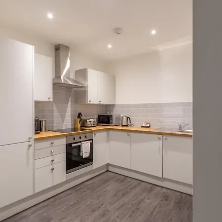 Amazing 1 Bedroom Apartment *