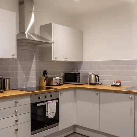 Amazing 1 Bedroom *